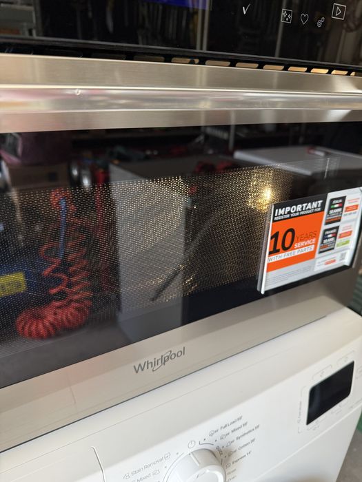 Продавам  микровълнова фурна за вграждане Whirlpool
