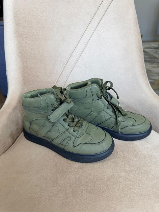 Продам 4 пары обуви