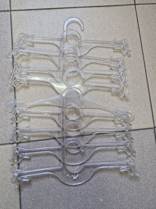 Плечики б/у  40 тг.