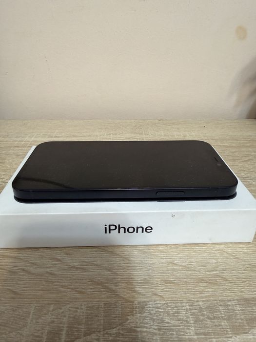 Айфон 12 черного цвета. iphone 12, 256gb