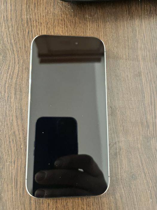 Продавам Iphone 14 pro