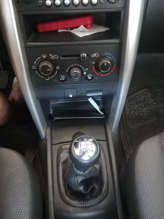 Peugeot 207,2013год на 83000км