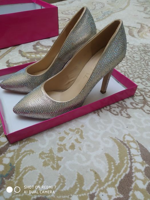 Вечерний туфли размер 38