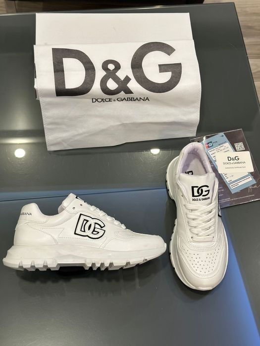 Adidasi Dolce Gabbana noi in cutie