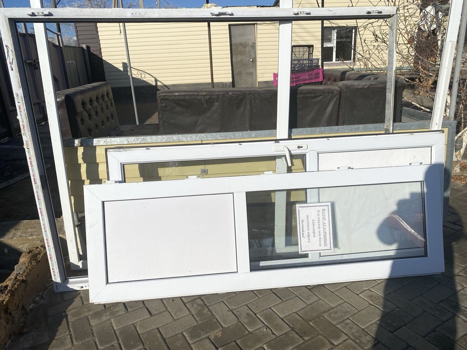 Дверь входной пластиковый