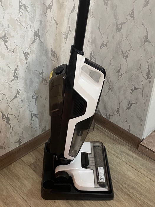 Пылесос моющий вертикальный