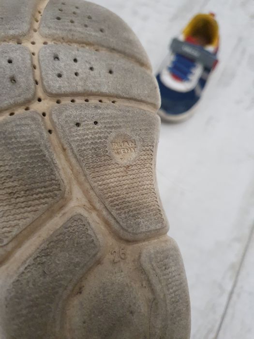 Pantofi Geox în stare buna