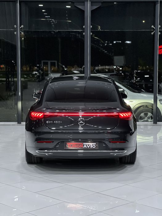 Mercedes Benz EQS450+