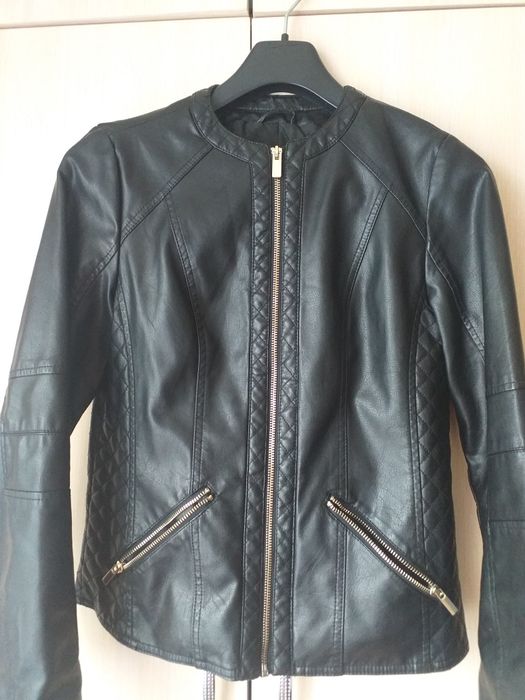 Продаю куртки разные