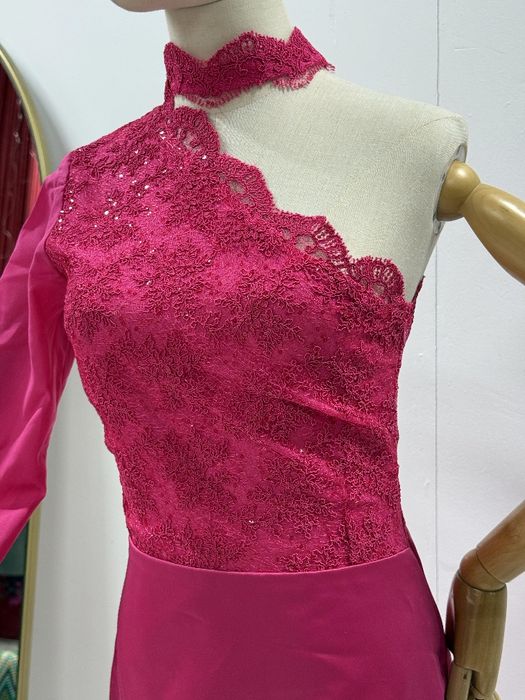 Элегантное вечернее платье