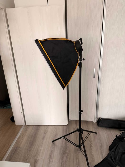 Kit 2 Lampi LED 45W Daylight cu Stative si Softboxuri - podcast