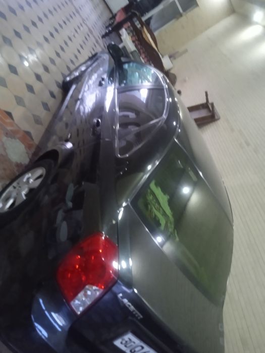 Автомобиль ЖЕНТРА Евро.  сотилади куп хайдамаган. Радной краска.срочно