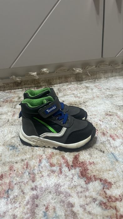 Продам ботинки для мальчика 22 р