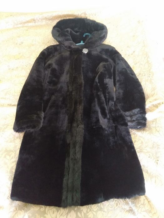 Шуба из мутона черного цвета