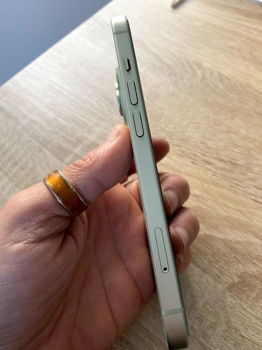 iPhone 15 Verde - Stare Impecabila 87% Baterie