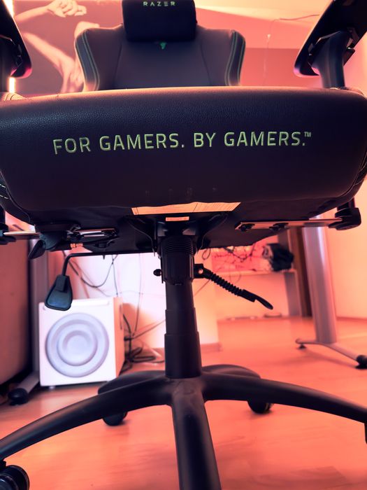 Scaun birou gaming Razer Iskur V2 XL black leather reglabil