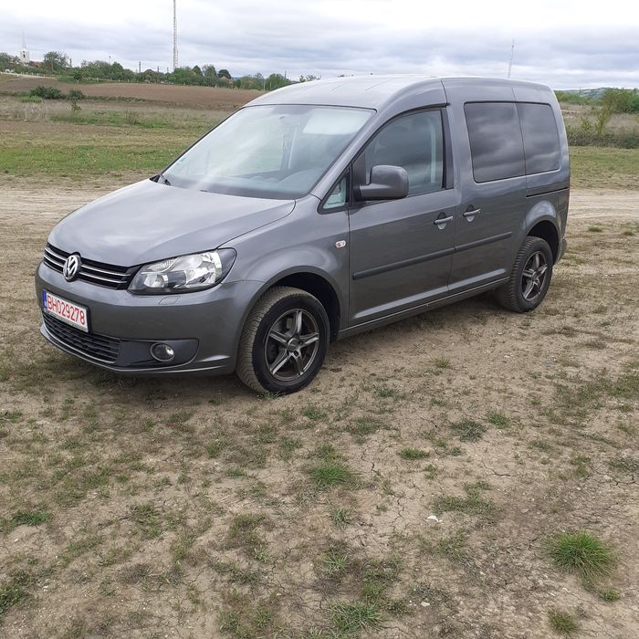 Vând  WV Caddy 1.6 TDI Blue Motion din 2011