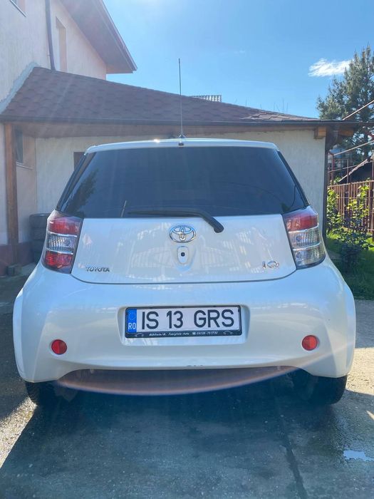 Vând Toyota IQ 2009