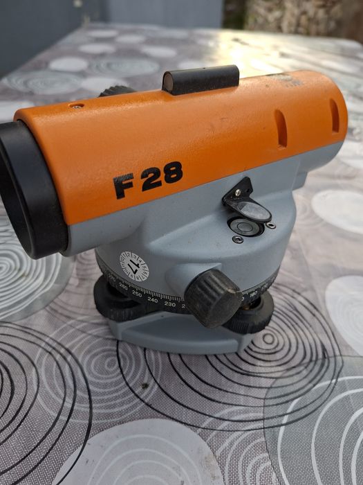 Оптичен нивелир Nedo F28