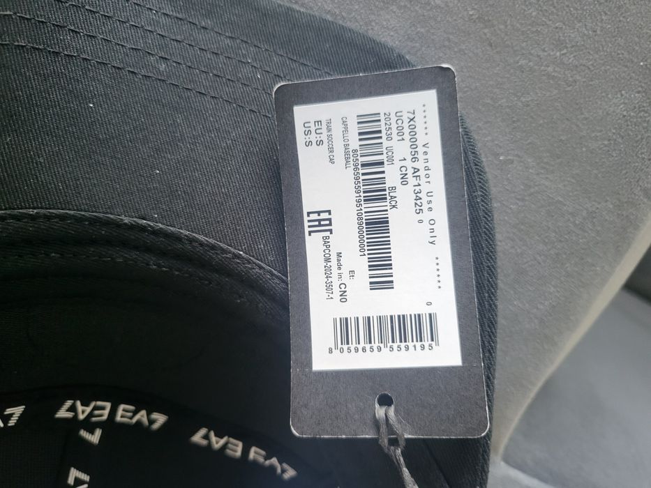 Кепка Armani новая