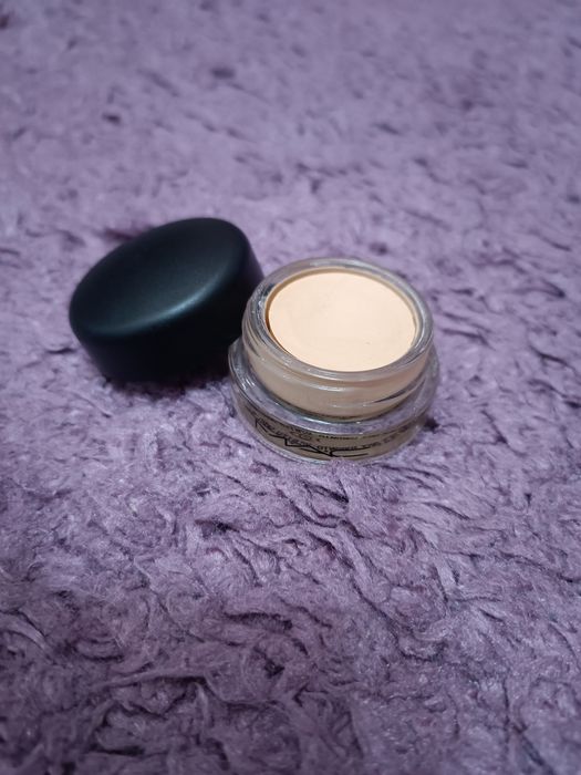 Гримове на MAC чисто нови