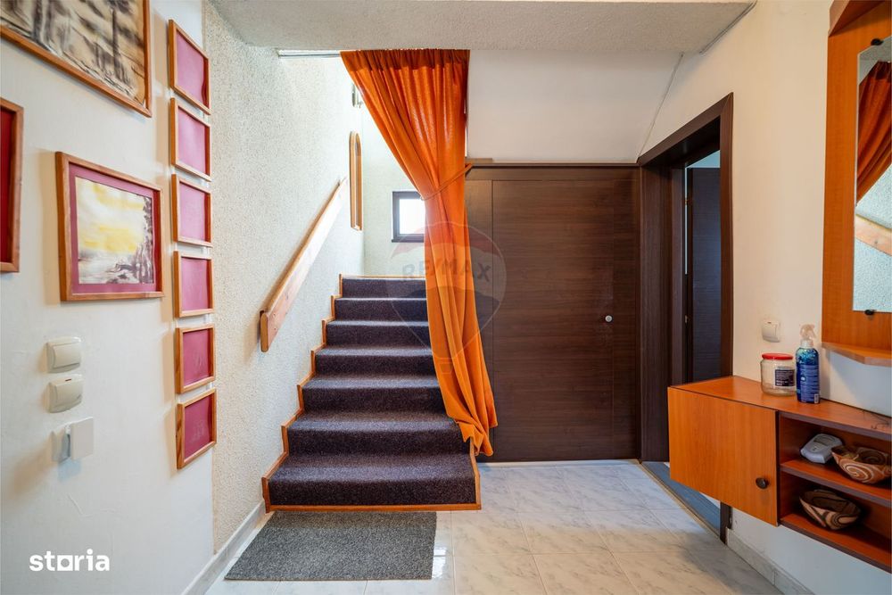 Vila cu 5 camere Sinaia, zonă liniștită, aproape de centrul statiunii