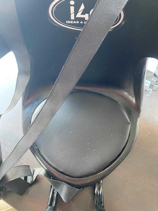 Scaun copil bicicleta cu montaj pe cadru, accesorii complete, nefolosit, arata impecabil.
