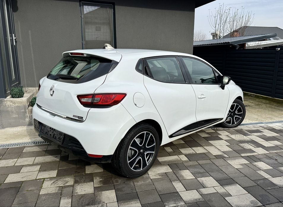 Renault Clio IV Black & White Edition / 0.9 Tce / Olanda