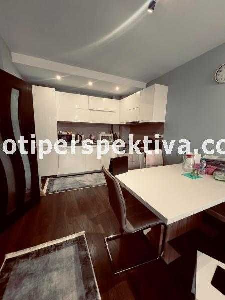 Продава се Двустаен апартамент в Пловдив, Тракия - 75 кв.м за 1667 €/кв.м - Снимка #2