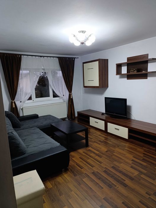 Inchiriez apartament doua camere, mobilat și utilat.