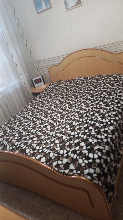 Продам спальный гарнитур