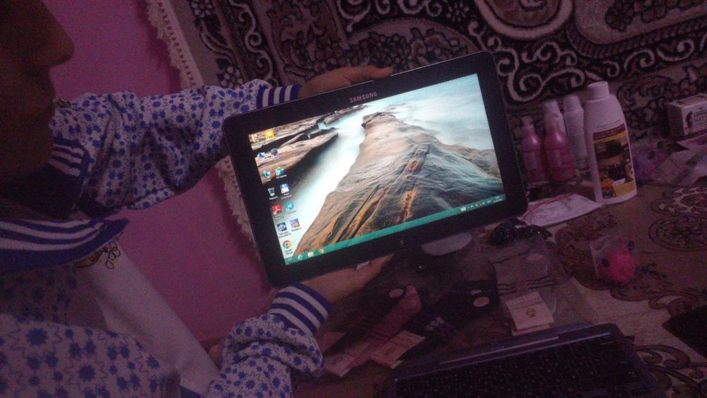 Виндоус 8  холати яхши келишилган холда сотилади кизикканлар тел килси