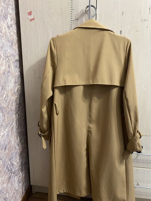 Пальто и тренч.