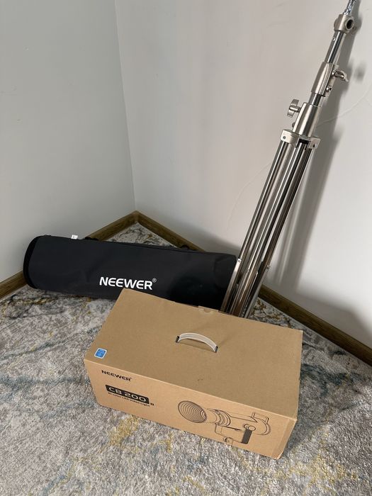NEEWER CB200B 210W Bi-Color LED Video Light