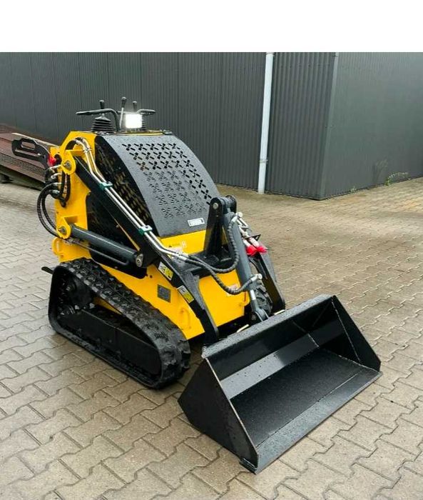 Mini Incarcator Frontal pe Senile