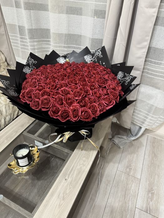 Букети от брокатени рози