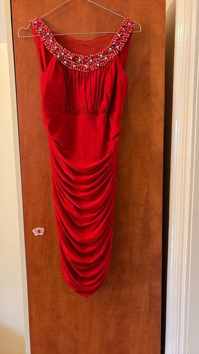 Rochie rosie eleganta mulata