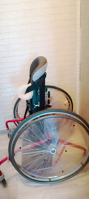 Вертикализатор на колесах для прогулок