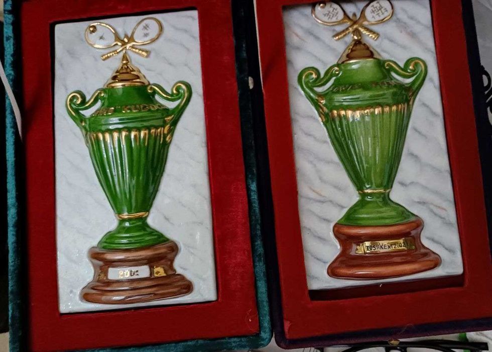 Кубок Хавас Ташкент-2001, 2002 Тенис Фарфор с позолотой. Велюр.коробка
