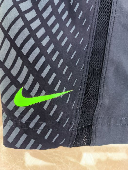 Nike къси панталони размер M