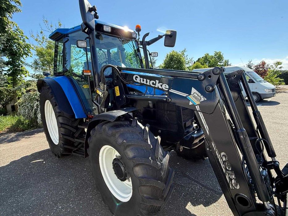 Tractor marca New Holland