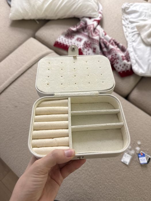 Шкатулка для украшений и бижутерии