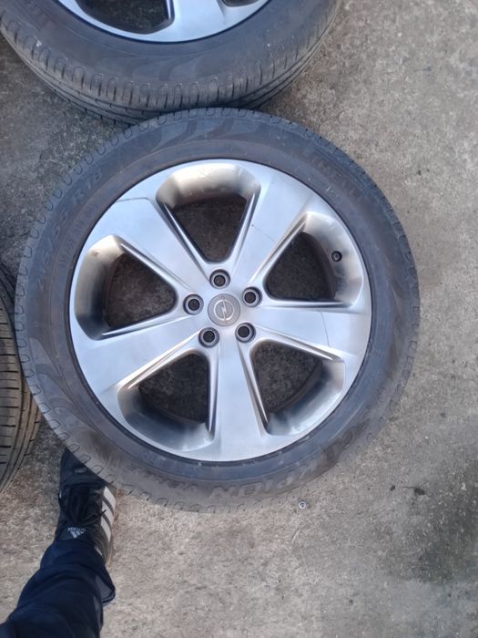 18ки  гуми Pirelli 215/55/18