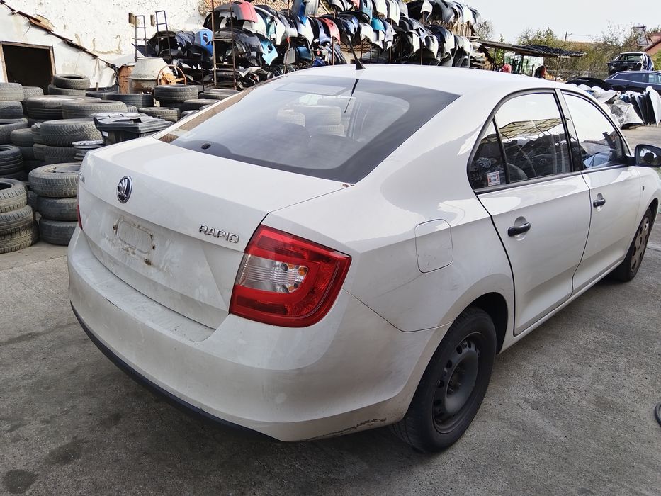 Bara spate Skoda Rapid an 2012-2017