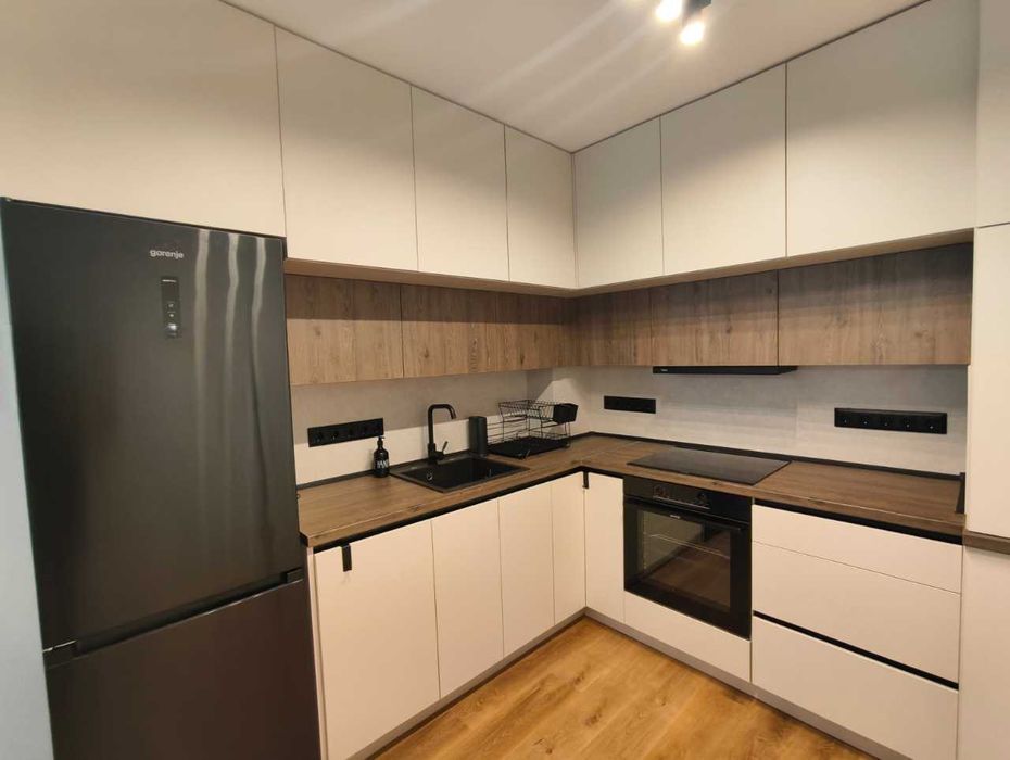 Дава се под наем Тристаен апартамент в София, Редута - 100 кв.м за 1020 € - Снимка #14