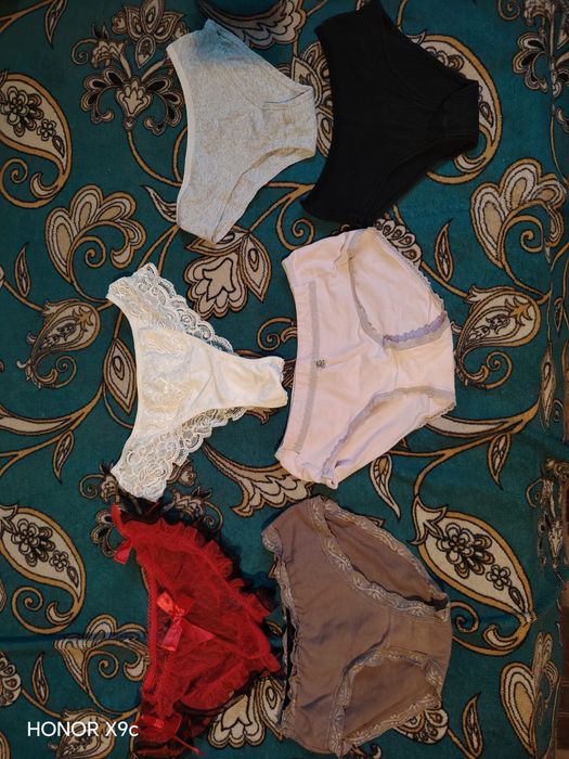 Трусики, бюстгальтера