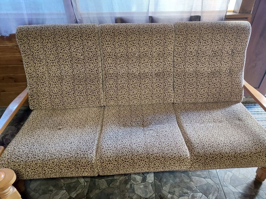 Мебели за всекидневна от масив