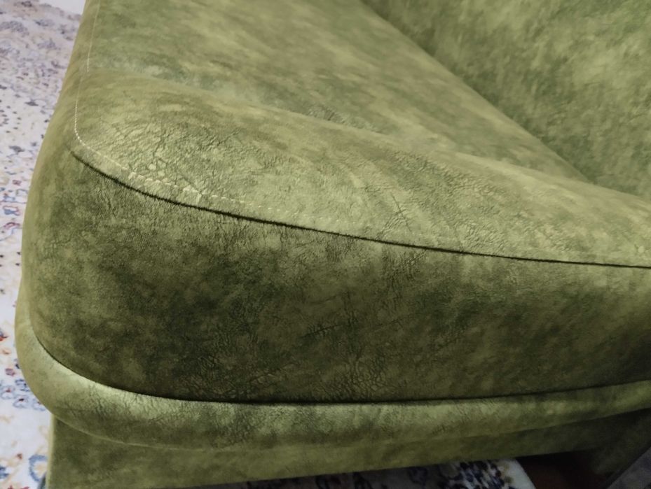 Тахта, раскладывается.