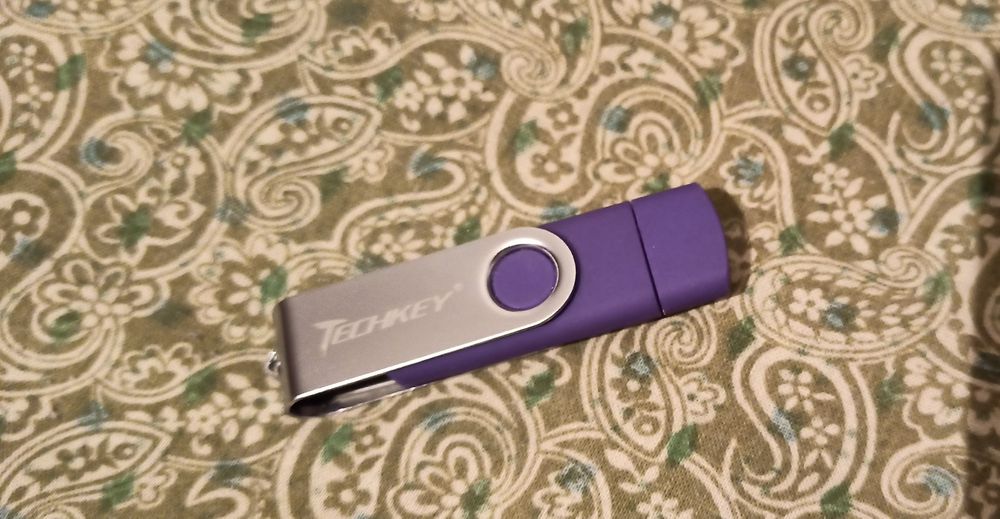 Продам флеш накопители