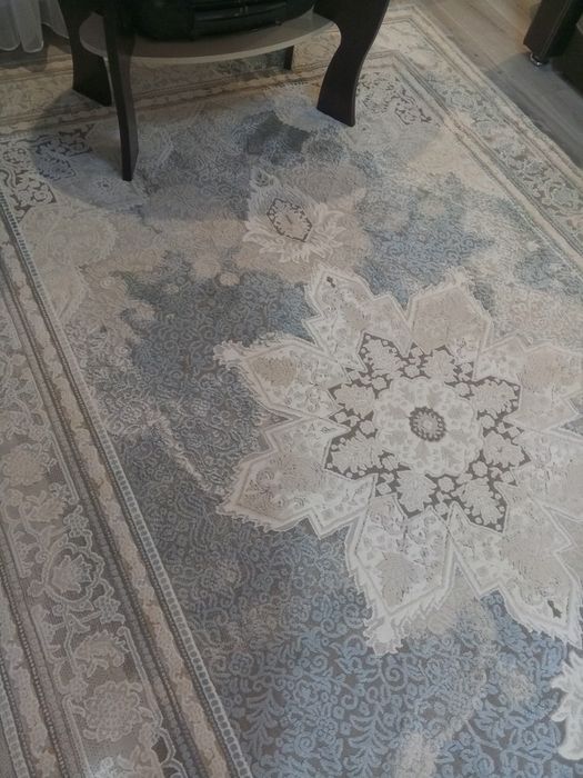 Продам ковёр в отличном состоянии